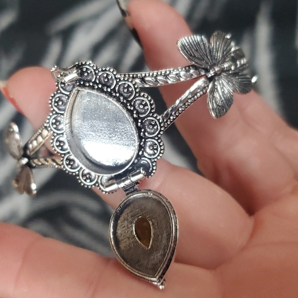 New Peridot 925 Silver Butterflies Poison Cuff Bracelet. - Picture 6 of 12